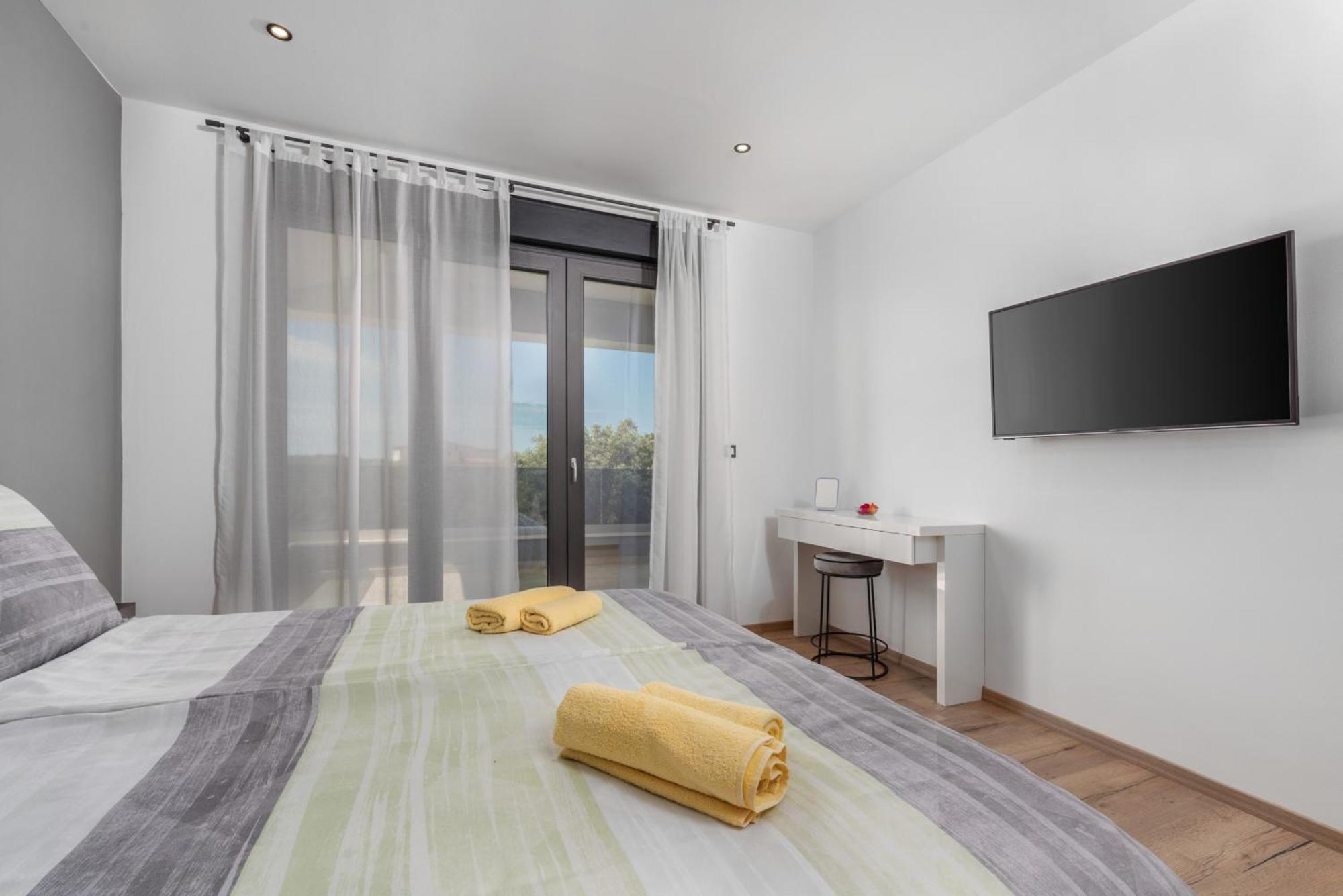 Villa Posidonia Near Pula With Sea View And Surrounded By Olive Trees Krnica Esterno foto