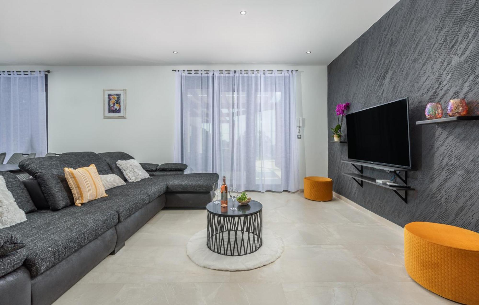 Villa Posidonia Near Pula With Sea View And Surrounded By Olive Trees Krnica Esterno foto